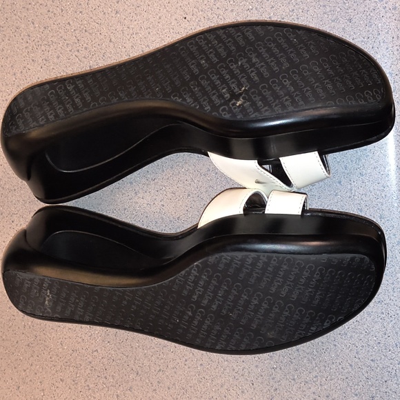 Calvin Klein Brand White Genuine Leather Wedge Sandals- 2 1/2 Inch Heels-New - Picture 6 of 9